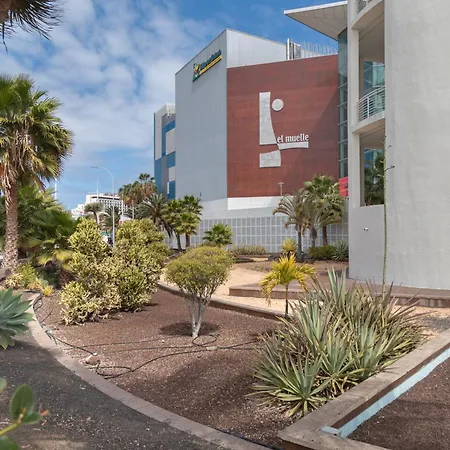 Piso Con Balcón Cerca De La Playa Apartamento